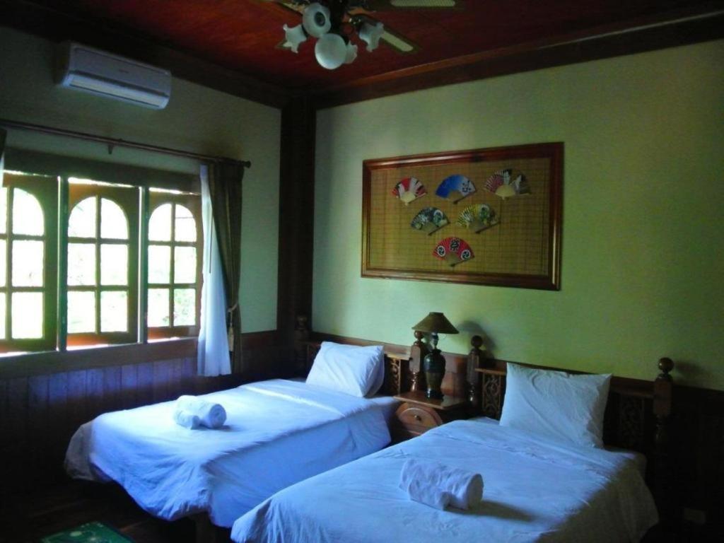 ฮิมาวาริ เรสเทอรองต์ แอนด์ คอตเทจ Hotel บ้านหนองหิน ภายนอก รูปภาพ