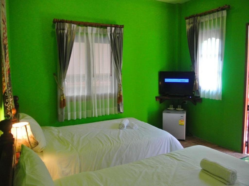 ฮิมาวาริ เรสเทอรองต์ แอนด์ คอตเทจ Hotel บ้านหนองหิน ภายนอก รูปภาพ