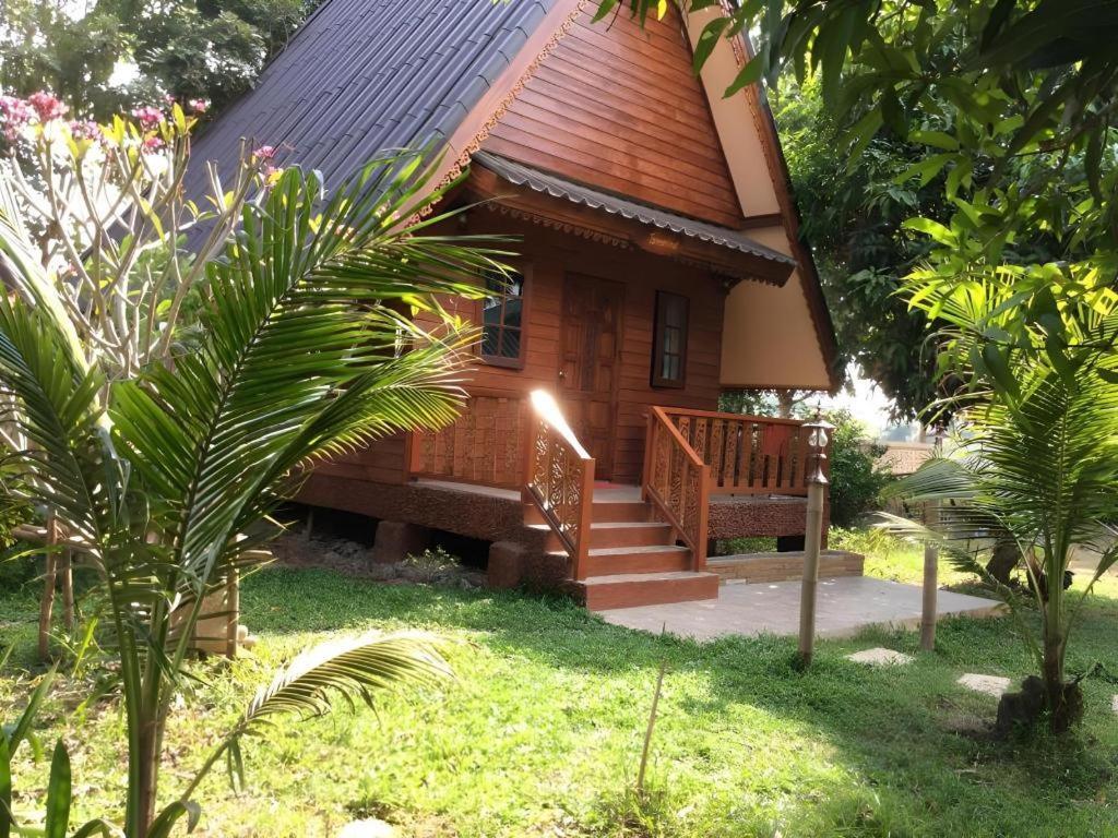 ฮิมาวาริ เรสเทอรองต์ แอนด์ คอตเทจ Hotel บ้านหนองหิน ภายนอก รูปภาพ