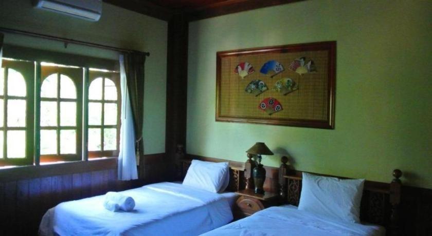 ฮิมาวาริ เรสเทอรองต์ แอนด์ คอตเทจ Hotel บ้านหนองหิน ภายนอก รูปภาพ