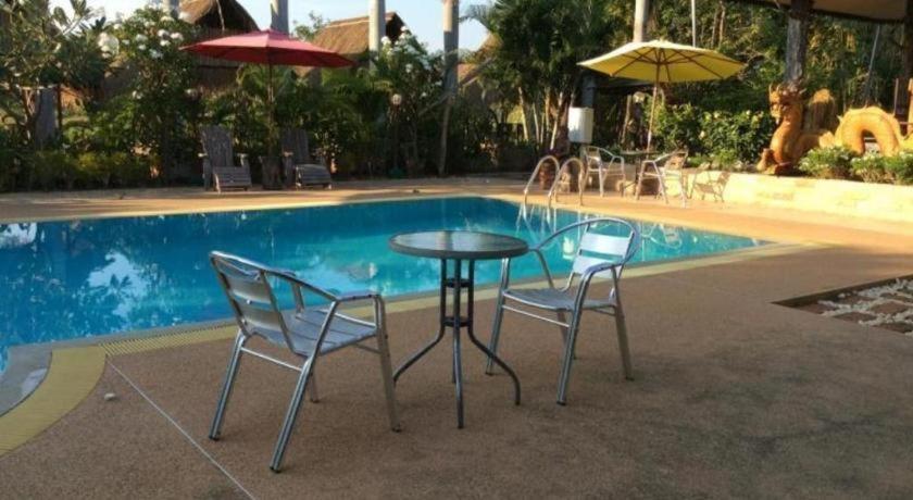 ฮิมาวาริ เรสเทอรองต์ แอนด์ คอตเทจ Hotel บ้านหนองหิน ภายนอก รูปภาพ