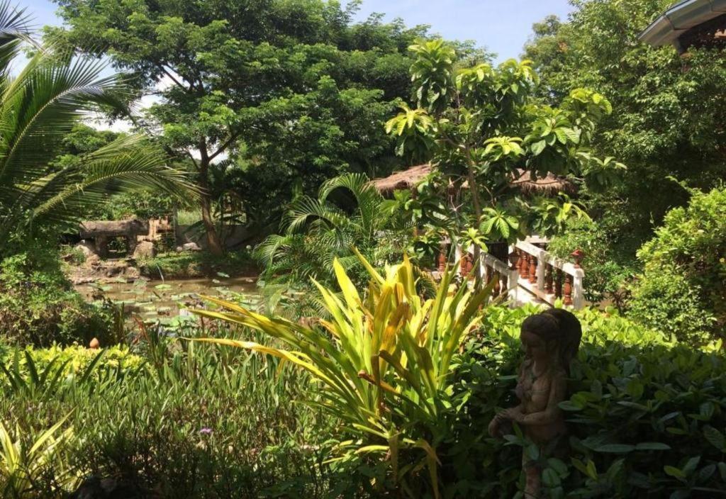 ฮิมาวาริ เรสเทอรองต์ แอนด์ คอตเทจ Hotel บ้านหนองหิน ภายนอก รูปภาพ